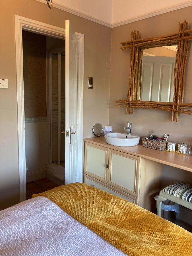Llety Betws Hotel Kültér fotó